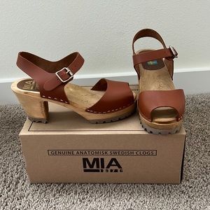 MIA Greta Leather Clog 38